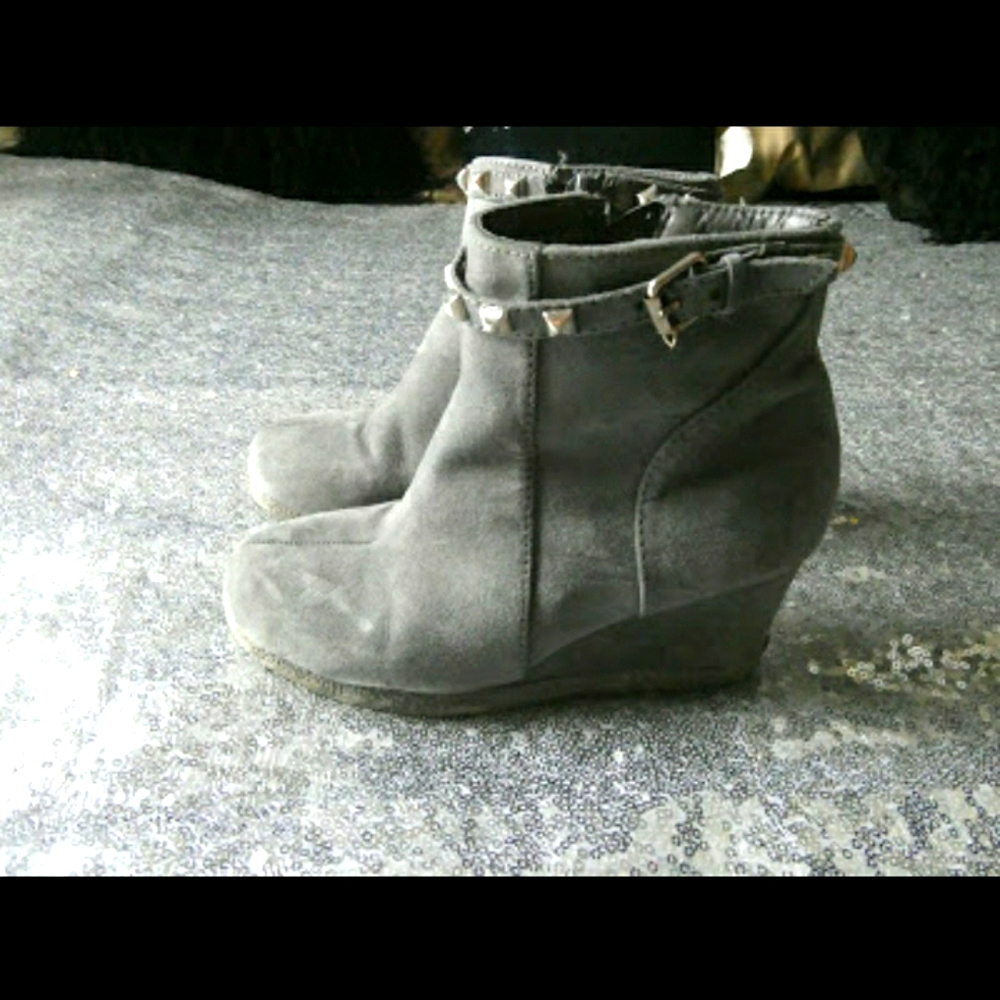 ⚜Michael Kors wedged studded booties girls Sz 13 ⚜